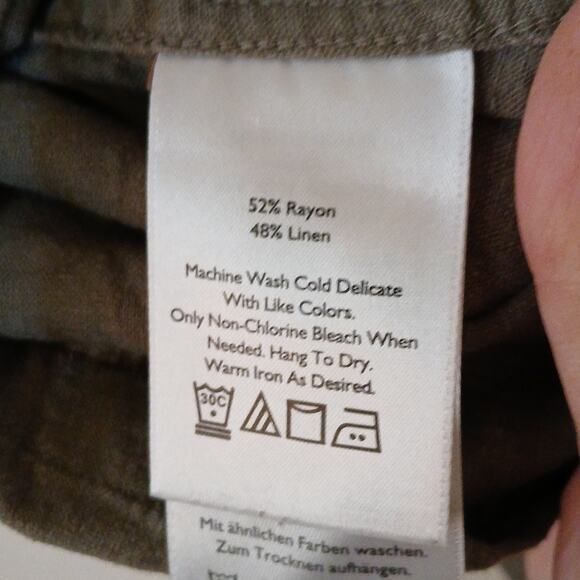 Eddie Bauer Linen Rayon blend embroidered top - Picture 4 of 5